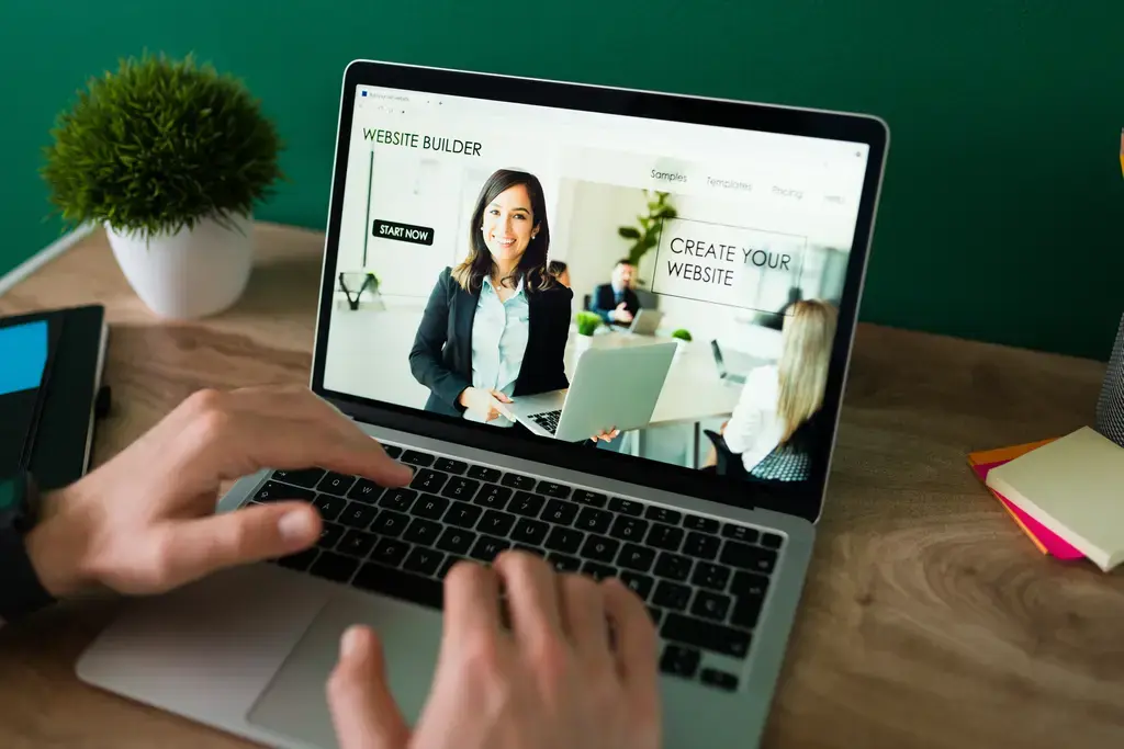 Les 7 Meilleurs Outils d'IA pour Créer un Site Web