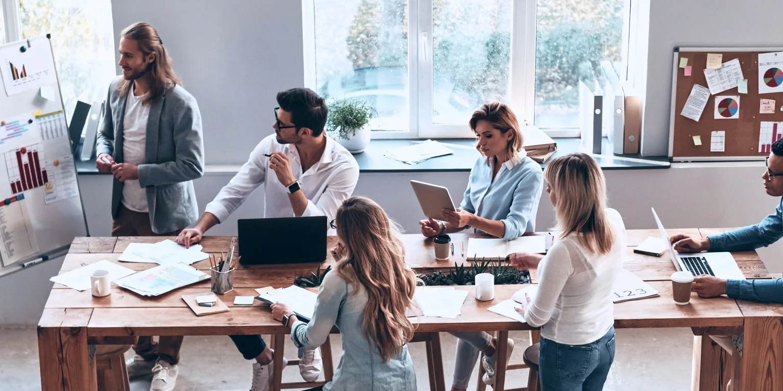 Communication de projet : 10 conseils pour créer des équipes efficaces et obtenir des résultats