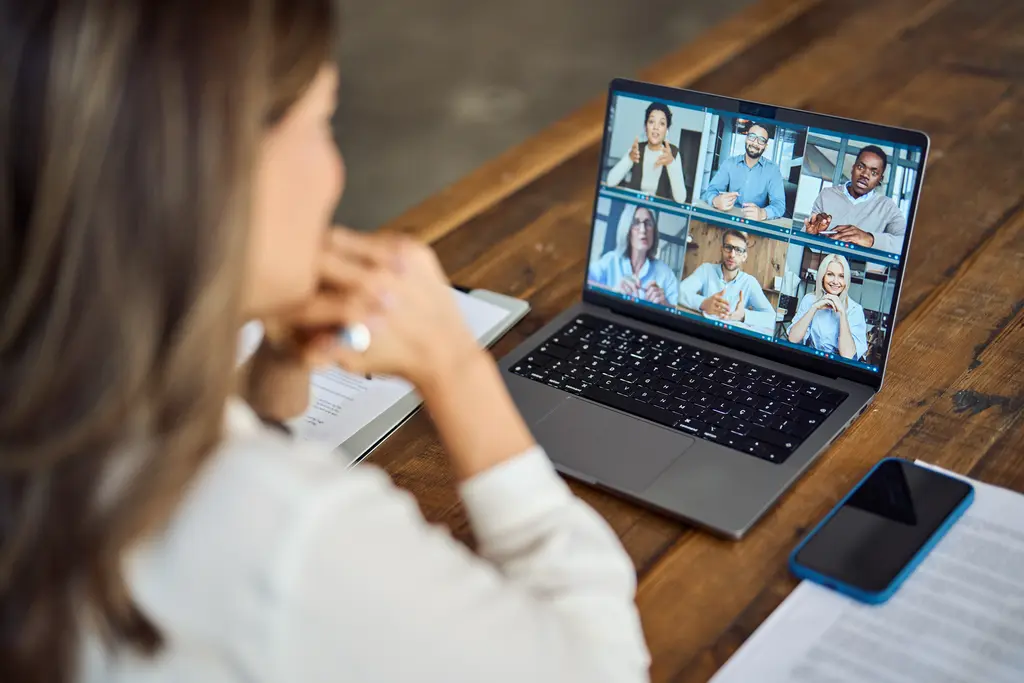 Comment améliorer la communication et la collaboration dans les environnements de travail à distance