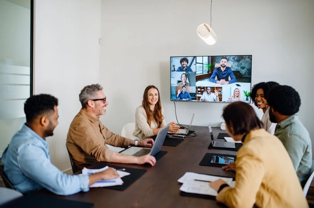 Les nouveaux défis du management hybride : stratégies et solutions | Bitrix24