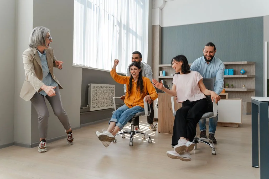 Comprendre et collaborer efficacement avec les jeunes collègues : guide pour les managers