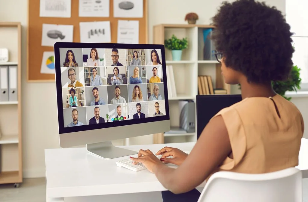 Les nouveaux défis du management hybride : stratégies et solutions | Bitrix24