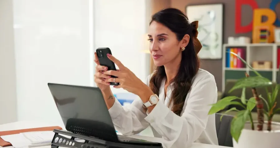 Communication interne en PME : remplacer les emails par des outils collaboratifs