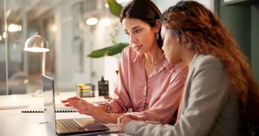 Transformez les entretiens annuels en expérience « Wrapped » : un rituel motivant plutôt qu’une corvée