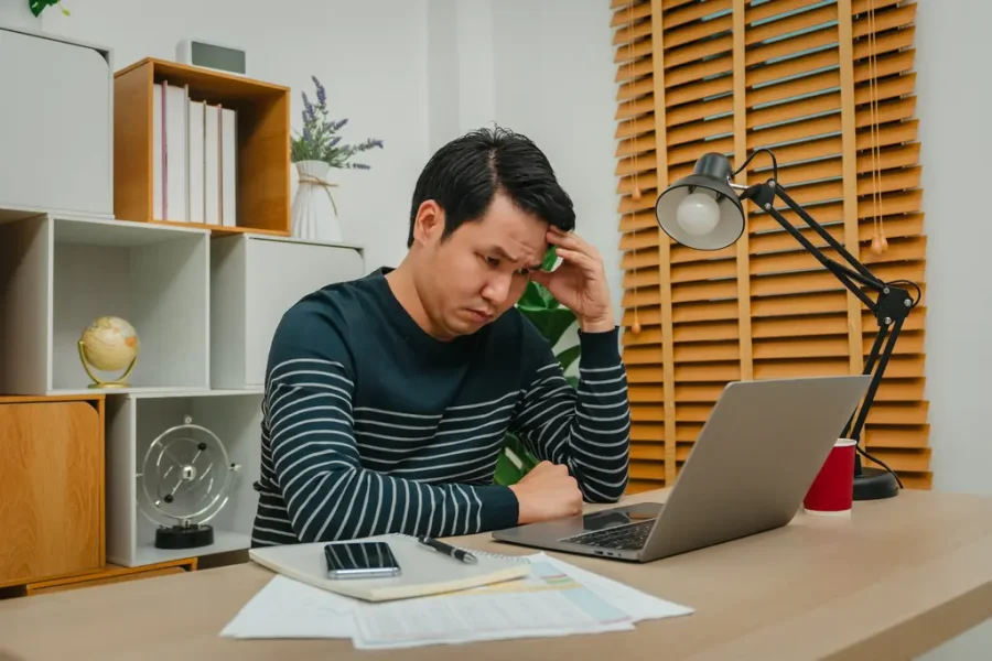 Automatiser sans perdre le contrôle : concevoir un CRM qui explique ses décisions